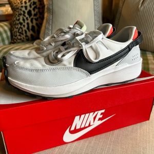 Nike Waffle Debut white/picante red/black size 10